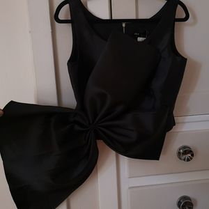 NWT Ina bow crop tank